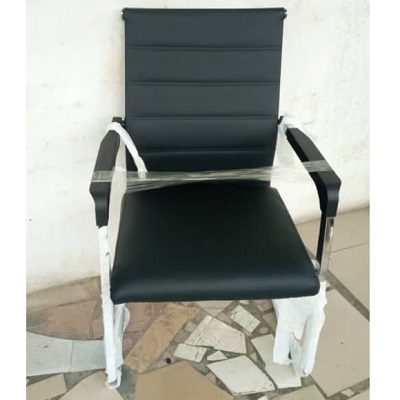 BLACK OFFICE VISITOR'S CHAIR (DESIN)