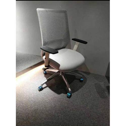 DELUXE  OFFICE SWIVEL CHAIR|DEL 242 - deluxe.com.ng