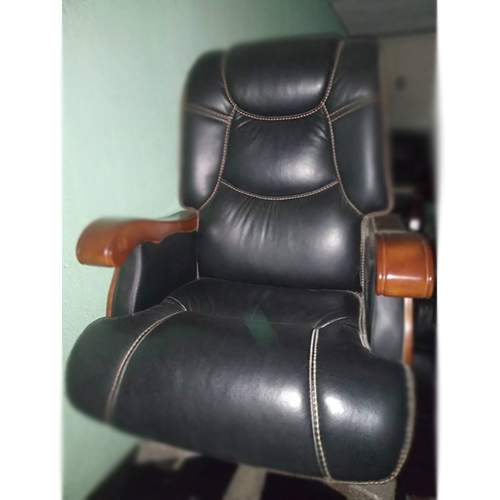 DELUXE EXECITIVE OFFICE CHAIR|LEATHER DEL 208- deluxe.com.ng