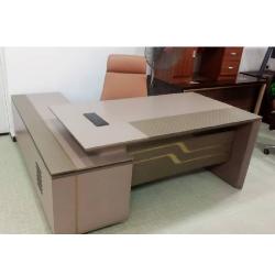 QUALITY DSEIGNED 1.8 METER BROWN OFFICE TABLE - AVAILABLE (ARIN) - deluxe.com.ng