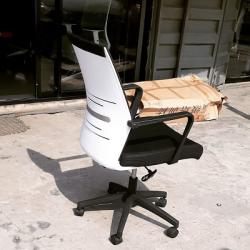 WHITE & BLACK OFFICE CHAIR WITH HEAD REST (DESIN)