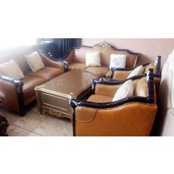 QUALITY DESIGNED 7 SEATERS SOFA & CENTER TABLE WTH 2 SIDE STOOLS (AUSFUR) - deluxe.cpm.ng