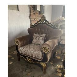 QUALITY DESIGNED SET OF ROYAL CHAIR OF 7 SEATERS WITH TABLE & 2 SIDE STOOLS (MOBIN) - deluxe.com.ng