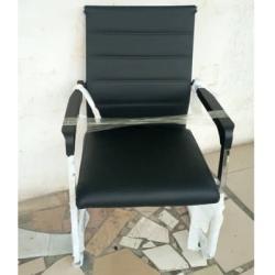 BLACK OFFICE VISITOR'S CHAIR (DESIN)