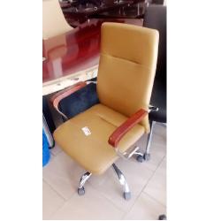 QUALITY DESIGNED LIGHT & WOODEN TOP HANDLE EXECUTIVE CHAIR  AVAILABLE- (ROMIN) - deluxe.com.ng