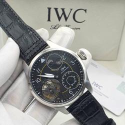 IWC EXQUISITE BLACK LEATHER STRAP WRISTWATCH WITH SILVER & BLACK SCREEN