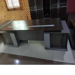 QUALITY DESIGNED GRAY & COFFEE BROWN OFFICE TABLE - AVAILABLE (AUFUR) - deluxe.com.ng