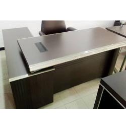 QUALITY DESIGNED 1.8 METER BROWN & CREAM OFFICE TABLE - AVAILABLE (ARIN) - deluxe.com.ng