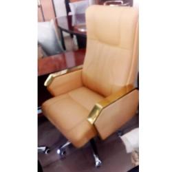 QUALITY DESIGNED BROWN EXECUTIVE OFFICE CHAIR  AVAILABLE- (ROMIN) - deluxe.com.ng