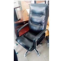 QUALITY DESIGNED BLACK EXECUTIVE OFFICE CHAIR  AVAILABLE- (JAFU) -deluxe.com.ng