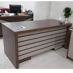 QUALITY DESIGNED BROWN EXECUTIVE OFFICE TABLE- AVAILABLE (NOFU) - deluxe.com.ng
