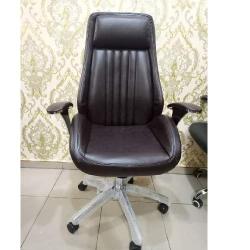 QUALITY DESIGNED BLACK EXECUTIVE CHAIR - AVAILABLE (UGIN) - deluxe.com.ng