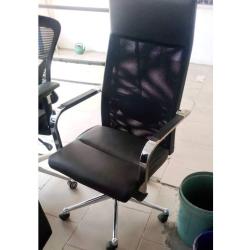 QUALITY DESIGNED SWIVEL CHAIR BLACK COLOR (FICO) - deluxe.com.ng