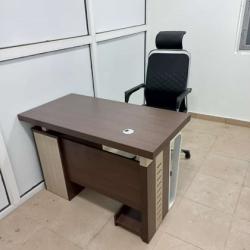 BROWN OFFICE TABLE WITH 3 DRAWERS (OFU)
