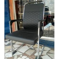 BLACK OFFICE EXECUTIVE CHAIR WITH WOODEN ARMS (OFU)