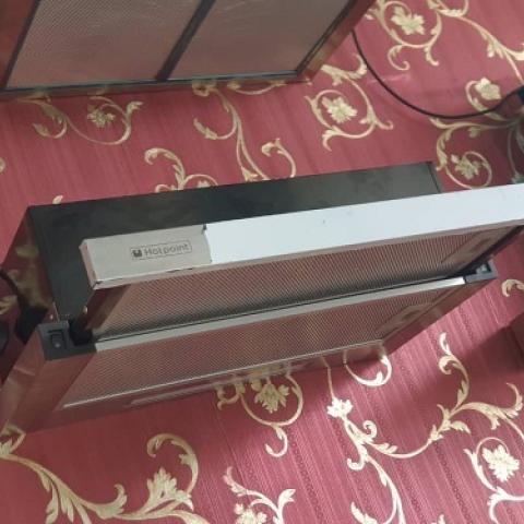 Hotpoint 60cm Under cabinent Hood-deluxe.com.ng